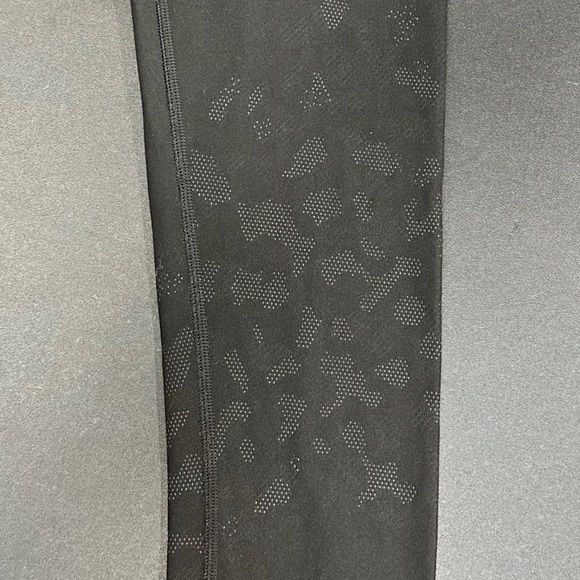 Lululemon Mapped Out High Rise Tight 28" Camo Black/Graphite Grey [6077] - Picture 9 of 13